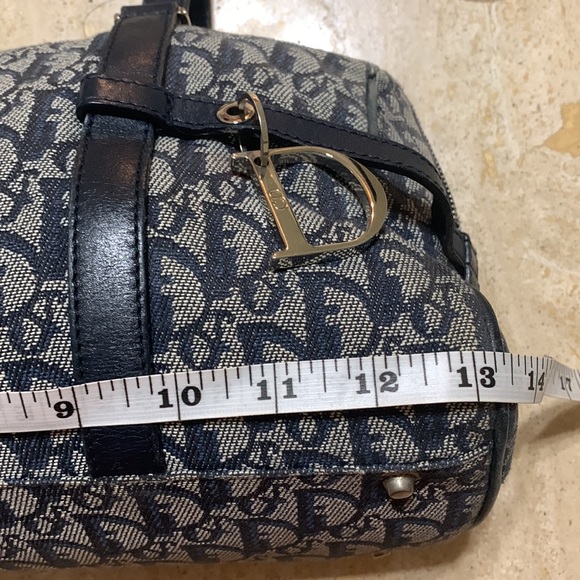 ***Sold****Christian Dior shoulder blue bag, some discoloration on top of zipper - Picture 11 of 12